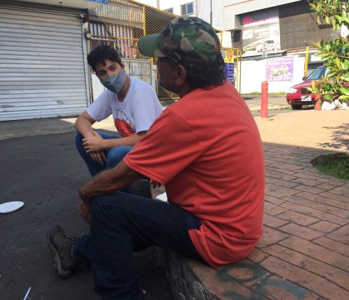 Voluntario-hablando